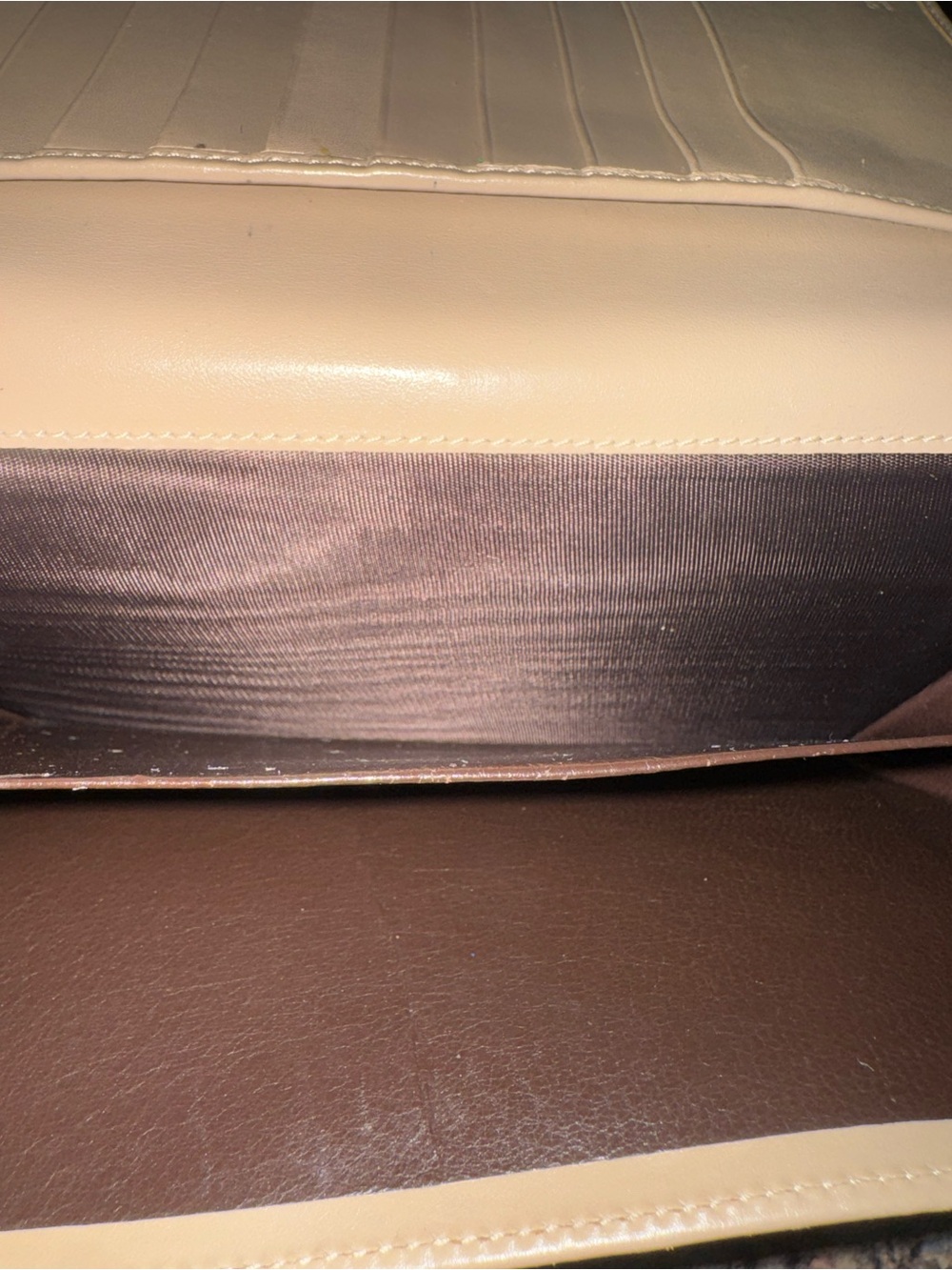 Gucci Beige Leather Wallet with box and care card. - Picture 5 of 7